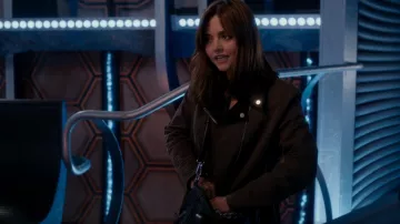 La parka Kooples Leather Detail Canvas portée par Clara (Jenna Coleman) vue dans Doctor Who (S08E09)