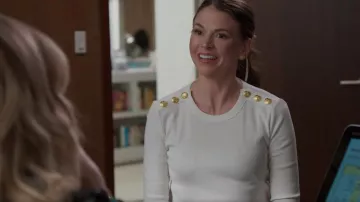 Veronica Beard Mayer Haut porté par Liza Miller (Sutton Foster) vu dans Younger (S06E02)