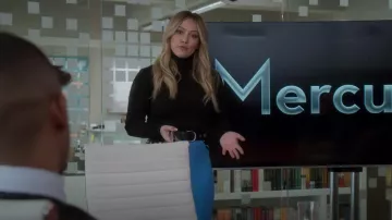 Alice + Olivia Dylan Pantalones usados por Kelsey Peters (Hilary Duff) como se ve en Younger (S06E07)