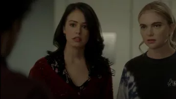 Free People Amelia Printed Blouse worn by Josie Saltzman (Kaylee Bryant) as seen in Legacies (S04E05)