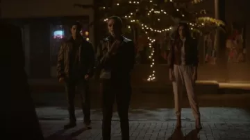 Paige Verdugo Jeans portés par Hope Mikaelson (Danielle Rose Russell) comme on le voit dans Legacies (S04E06)