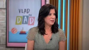 Robe en dentelle Reiss Arielle Feuille portée par le Dr Dyan Hes comme vu dans CBS Mornings le 15 décembre 2022