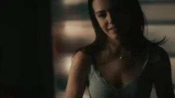 Forever 21 Seamless Lace-Trim Bralette usado por Josie Saltzman (Kaylee Bryant) como se ve en Legacies (S04E08)