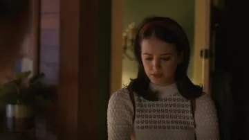 Jersey de punto 24s usado por Josie Saltzman (Kaylee Bryant) como se ve en Legacies (S03E08)