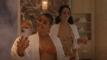 Zimmermann Traje de baño de una pieza usado por Luna La (Zión Moreno) como se ve en Gossip Girl (S02E04)