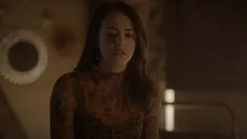 Free People Hello There Top usado por Josie Saltzman (Kaylee Bryant) como se ve en Legacies (S04E09)