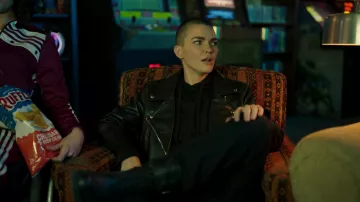 Chaqueta motera de cuero usada por Parker (Ruby Rose) como se ve en la película 1Up