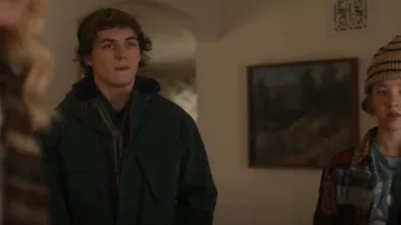 J Crew Cotton-Nylon Survey Parka porté par Cal (Austin Kane) comme on le voit dans The Santa Clauses (S01E05)