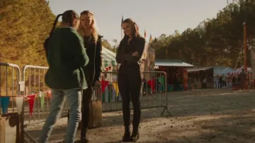 Sorel Wom­en's Brex™ Heel Chelsea Bootie worn by Hope Mikaelson (Danielle Rose Russell) as seen in Legacies (S04E11)