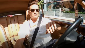 Gucci Stripe-Trim Knit­ted Po­lo Shirt worn by Josh Flagg as seen in Million Dollar Listing Los Angeles (S14E01)