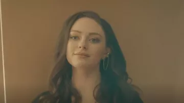 Hot Topic Stargazer Cuff Earring Set porté par Hope Mikaelson (Danielle Rose Russell) comme on le voit dans Legacies (S04E12)