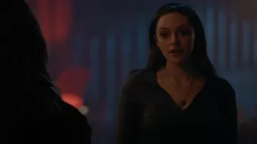 Forever 21 Ribbed Half Zip Top porté par Hope Mikaelson (Danielle Rose Russell) comme on le voit dans Legacies (S04E13)