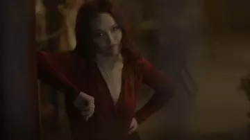 Free People Turnt BodySuit usado por Aurora de Martel (Rebecca Breeds) como se ve en Legacies (S04E13)