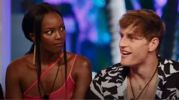 Pretty Little Thing Pink Ab­stract Strap De­tail Body­con Dress worn by Jawahir Khalifa as seen in Too Hot to Handle (S04E05)