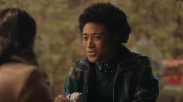 Asos Design Harrington Shacket usado por Milton 'MG' Greasley (Quincy Fouse) como se ve en Legacies (S03E09)