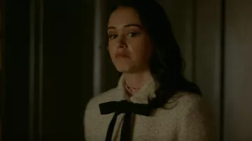 Chaqueta Maje Vadka usada por Josie Saltzman (Kaylee Bryant) como se ve en Legacies (S03E11)