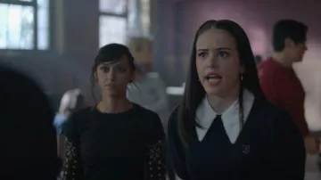 Ted Baker Im­i­ta­tion Pearl De­tail Blouse worn by Josie Saltzman (Kaylee Bryant) as seen in Legacies (S03E13)