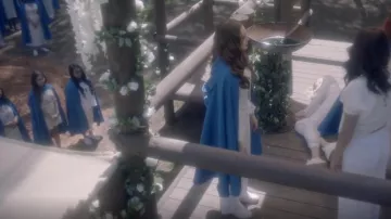 Sam Edelman Ethyl Low Top Sneaker usado por Hope Mikaelson (Danielle Rose Russell) como se ve en Legacies (S03E14)