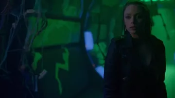 Allsaints Balfern Biker Jacket porté par Hope Mikaelson (Danielle Rose Russell) comme on le voit dans Legacies (S04E14)