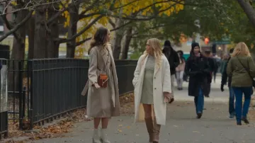 Manteau texturé Zara porté par Kelsey Peters (Hilary Duff) vu dans Younger (S07E02)
