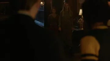 Bota Skye de mujer Torgeis usada por Lizzie Saltzman (Jenny Boyd) como se ve en Legacies (S04E15)
