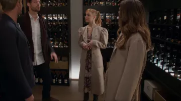 Ulla Johnson Celestia Robe portée par Clare (Phoebe Dynevor) vue dans Younger (S07E03)