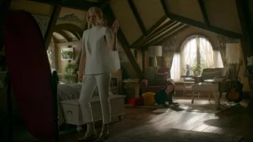 BCBGMaxAzria James Pantalones recortados usados por Lizzie Saltzman (Jenny Boyd) como se ve en Legacies (S01E05)