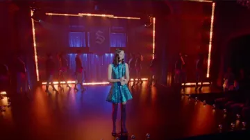 Alice + Olivia Sta­sia Dress worn by Josie Saltzman (Kaylee Bryant) as seen in Legacies (S01E11)