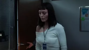 Reiss Eli­ah Asym­met­ric Neck Top worn by Max Meladze (Laura Haddock) as seen in The Recruit (S01E06)