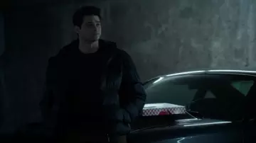 Rudsak Calla Uni­sex Down Puffer worn by Owen Hendricks (Noah Centineo) as seen in The Recruit (S01E06)
