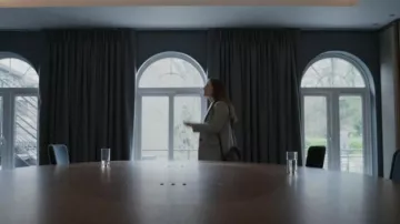 Reiss Taite Herringbone Wool Blend Blazer worn by Robin Ellacott (Holliday Grainger) as seen in Strike (S05E04)