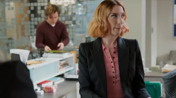 A.L.C. Lance Polo à manches longues porté par Lauren Heller (Molly Kate Bernard) vu dans Younger (S07E07)