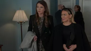 Jonathan Simkhai Octavia Paisley Robe midi portée par Liza Miller (Sutton Foster) vue dans Younger (S07E07)