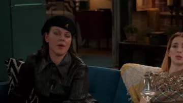 Kangol Wool 504 Falt Cap porté par Maggie Amato (Debi Mazar) vu dans Younger (S07E08)