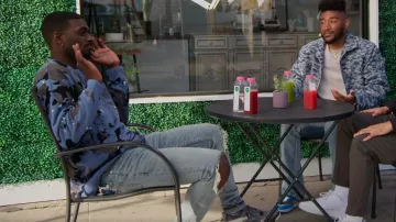 Boohoo Oversize Camo Knitted Jumper usado por Stamaur Mitchell como se ve en Sweet Life: Los Angeles (S02E06)