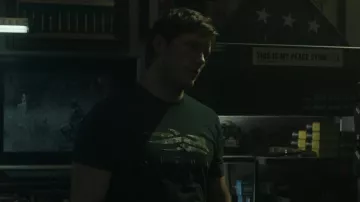 T-shirt SITKA Gear porté par James Reece (Chris Pratt) comme on le voit dans la garde-robe de la série télévisée The Terminal List (saison 1 épisode 2)