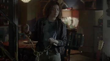 Rag & Bone Iris Shirt worn by Jen (Piper Curda) as seen in Legacies (S04E19)