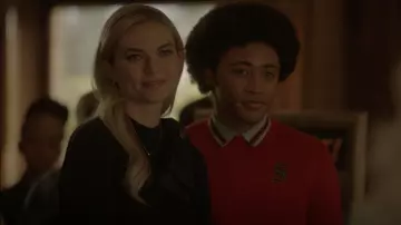 Ted Baker Ambher Suéter negro usado por Lizzie Saltzman (Jenny Boyd) como se ve en Legacies (S04E20)