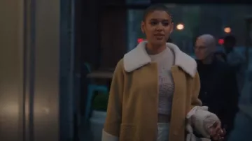 Rick owens Banana Net Sweater worn by Julien Calloway (Jordan Alexander) as seen in Gossip Girl (S02E05)