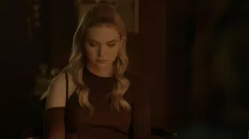 Helmut Lang Cutout Cutout Stretch-Pima Cotton Top usado por Lizzie Saltzman (Jenny Boyd) como se ve en Legacies (S04E18)