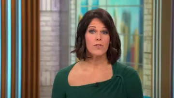 Chiara Boni La Petite Robe Hena Robe asymétrique portée par Dana Jacobson vue dans CBS Mornings le 23 décembre 2022