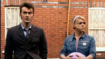 Magnoli Clothiers Men's Lantern Pure Silk Tie worn by The Doctor (David Tennant) as seen in Doctor Who (S02E07)