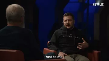 I’M Ukrainian Pullover Hoodie porté par Volodymyr Zelenskyy comme on le voit dans 
Mon prochain invité n’a pas besoin d’être présenté avec David Letterman