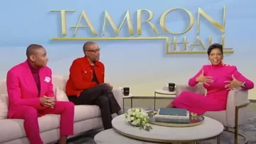 Vestido Midi de lana acanalado adornado con botones Balmain usado por Tamron Hall como se ve en Tamron Hall Show el 19 de noviembre de 2022