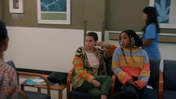 Kimchi Blue Harvest Patchwork Sweater porté par Jazz Forster (Chloe Bailey) vu dans grown-ish (S04E16)