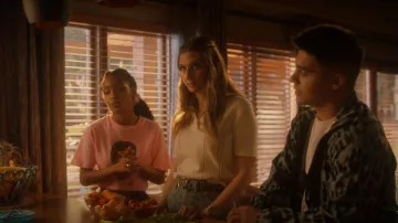 Rag & Bone Jamie Polo porté par Nomi Segal (Emily Arlook) vu dans grown-ish (S04E13)
