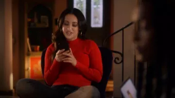 A.L.C. Koko Ribbed Crewneck Sweater usado por Ana Torres (Francia Raisa) como se ve en grown-ish (S04E08)