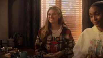 Zara Cropped Plaid Overshit porté par Nomi Segal (Emily Arlook) comme on le voit dans grown-ish (S04E11)