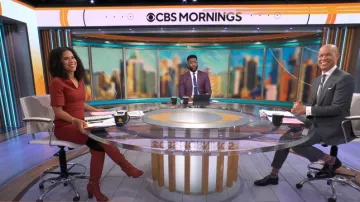 Boss Robe d’affaires slim-fit avec décolleté V portée par Adriana Diaz comme vu dans CBS Mornings le 27 décembre 2022