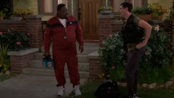 Sergio Tacchini Damarindo Pantalon porté par Calvin Butler (Cedric the Entertainer) vu dans The Neighborhood (S04E11)